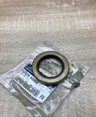 Hyundai H-1, Starex, Satellite Rear wheel ball bearing 528204A060