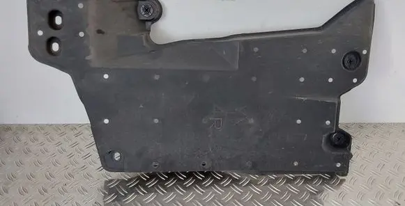 Toyota Prius+ (ZVW40) Center/middle under tray cover 5762747020