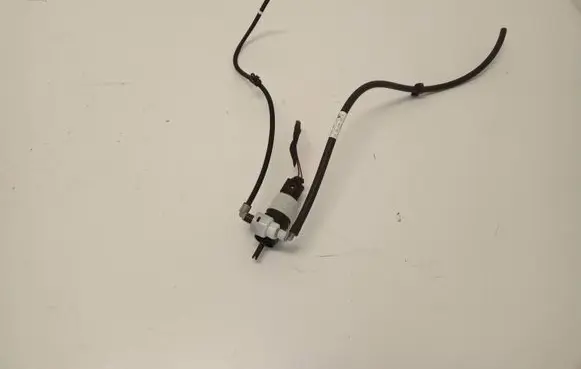 Mercedes-Benz C W205 Windshield washer fluid reservoir/tank A2058660000 21062018 HS12790D6