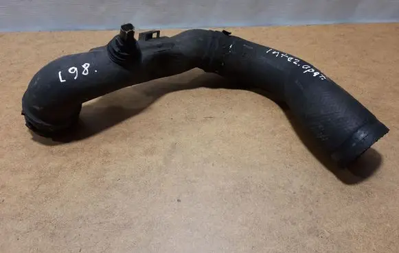 Toyota Avensis T270 Intercooler hose/pipe 173620R030