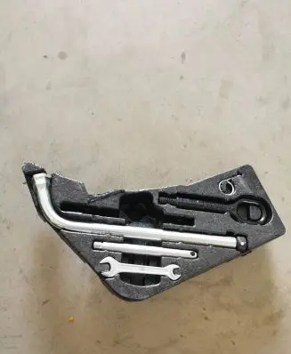 Audi Q7 4L Tool set 4L0012113E