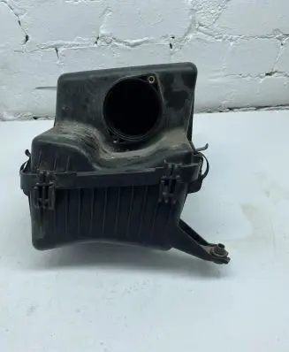 KIA Sorento Air filter box 281103E200