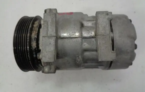 Renault Scenic I Air conditioning (A/C) compressor (pump) 7700866828