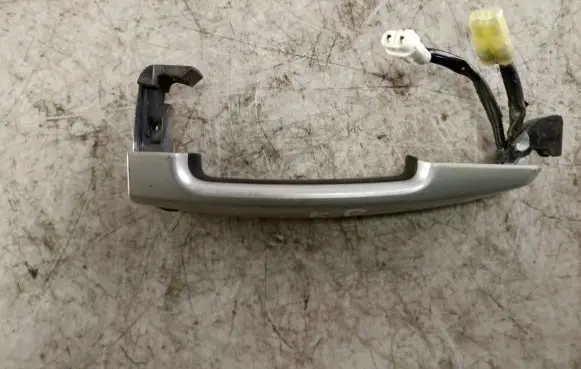 Suzuki Grand Vitara II Front door exterior handle