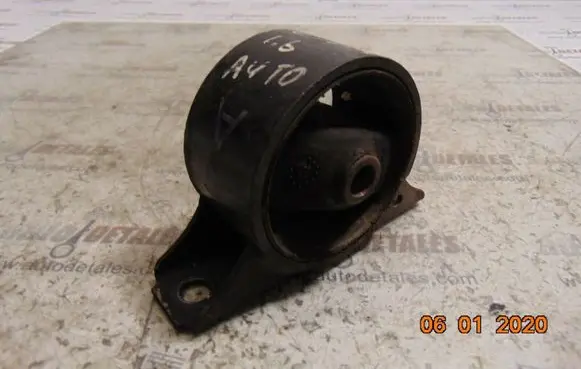 Engine mount bracket