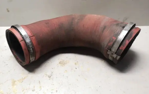 Intercooler hose/pipe