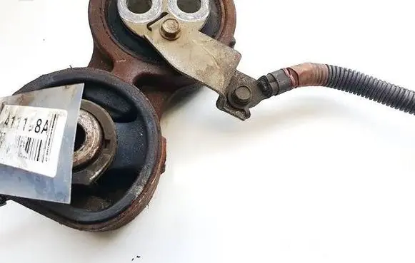 Toyota Corolla Verso AR10 Engine mount bracket 