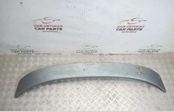 Tailgate/trunk spoiler