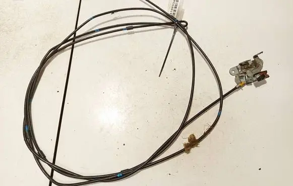 Mazda 5 Fuel tank opening switch 
