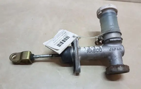 Mitsubishi Pajero Sport I Master brake cylinder