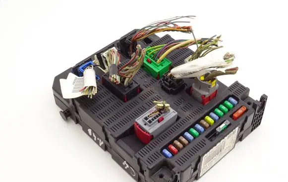 Citroen C4 I Fuse module 9659285680