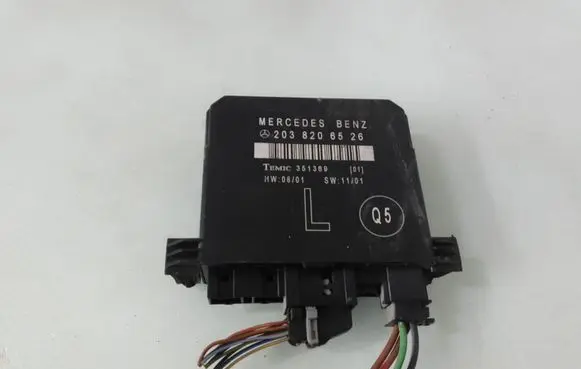 Mercedes-Benz C W203 Door control unit/module 2038206526