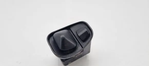 BMW 5 E34 Wing mirror switch 1369331 61311369331