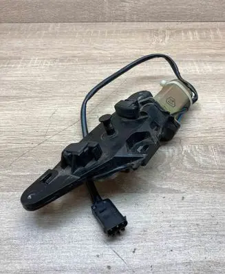 BMW 5 E39 Tailgate/trunk/boot lock/catch/latch 8362371