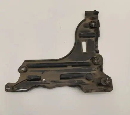 Peugeot 208 Engine splash shield/under tray 9823546880