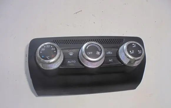 Audi A1 Climate control unit 8X0820043A