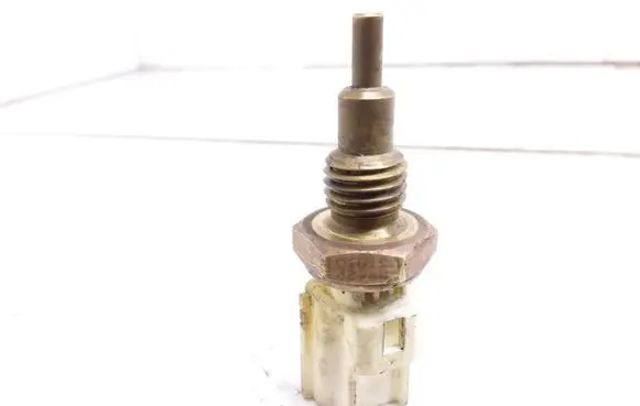 Toyota Corolla E120 E130 Coolant temperature sensor 8942233030