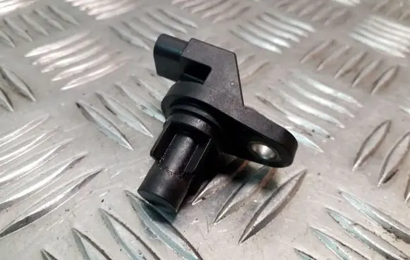 Mercedes-Benz E W212 Camshaft position sensor A0061537728 0232103082