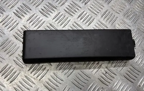 Lexus IS 220D-250-350 Fuse box cover 8266253100