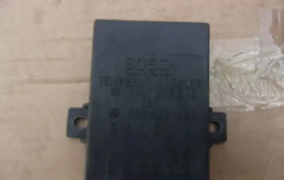 Mercedes-Benz SL R230 Charging relay A0008220203