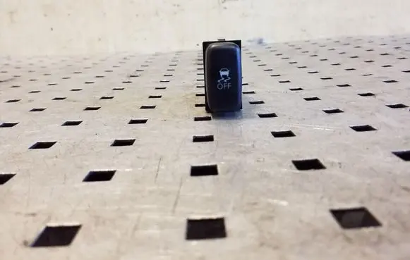 Traction control (ASR) switch