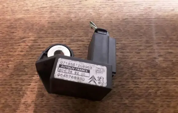 Citroen C4 I Airbag deployment crash/impact sensor 604288200 9646768980