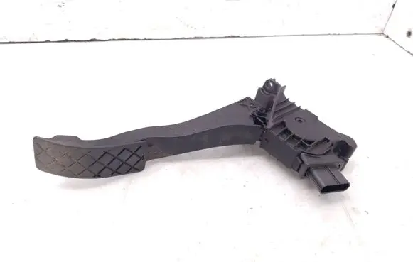Volkswagen Touran III Accelerator throttle pedal 5Q1723503J 6PV01062113