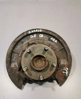 Toyota Corolla Verso E121 Rear wheel hub