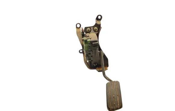 Accelerator throttle pedal