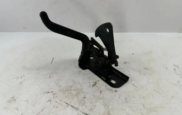 Engine bonnet/hood lock/catch