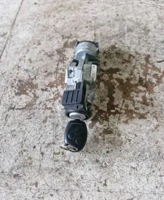 Ford C-MAX I Ignition lock 3M513F880AC