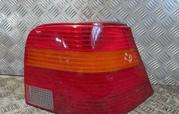 Volkswagen Golf IV Rear/tail lights 1j6945096r