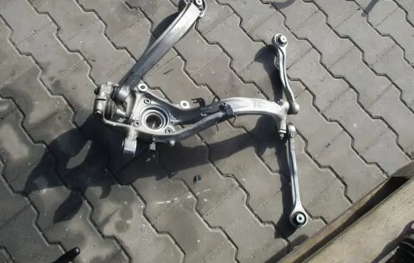 Volkswagen Touareg III Front wheel hub spindle knuckle 4M0407559
