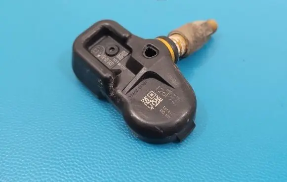 Toyota RAV 4 (XA40) Tire pressure sensor E1110R035437 IMPRK1564526