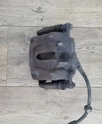 Opel Vivaro Front brake caliper 686151