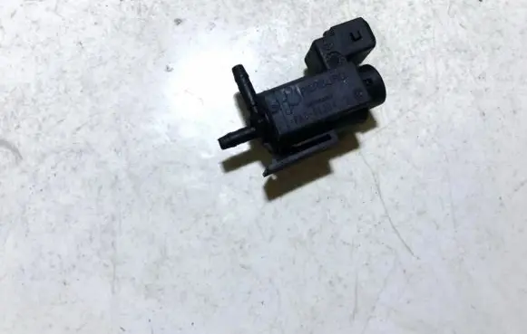 Volvo V70 Turbo solenoid valve 30611668 72224010