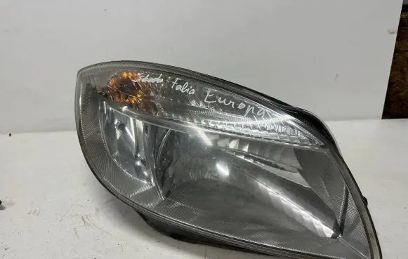 Skoda Fabia Mk2 (5J) Headlight/headlamp 24783200R