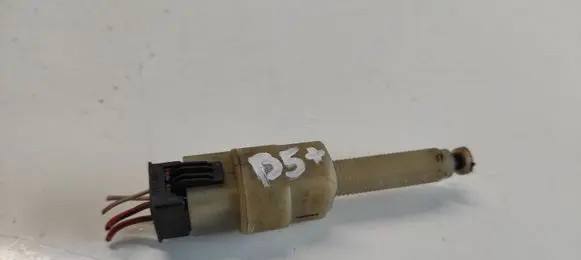 Volkswagen PASSAT B5.5 Brake pedal sensor switch 4A0945515A