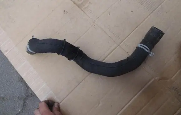 Renault Clio V Engine coolant pipe/hose 215011961R