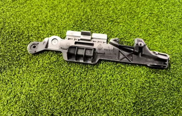 Renault Espace V (RFC) Fender mounting bracket 727770100R