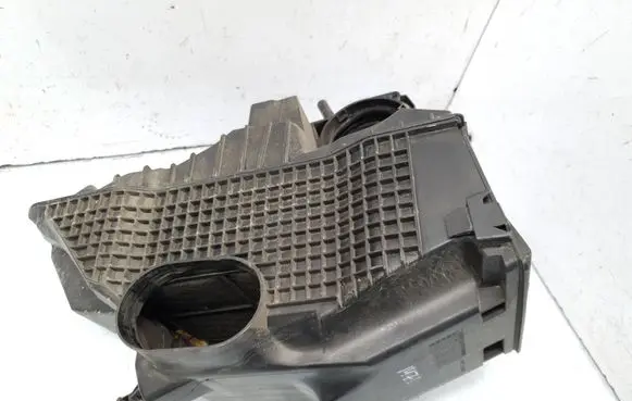 Renault Clio IV Air filter box 165001258R 8201173592