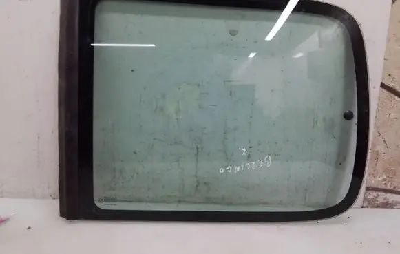 Citroen Berlingo Rear side window 43R001100