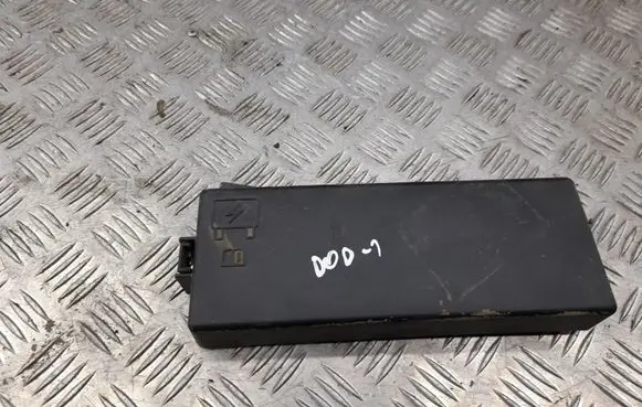 Dodge Challenger Fuse box cover 7271515930