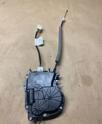 BMW 2 F46 Tailgate boot lock/latch motor C27838104 16367210 734853109