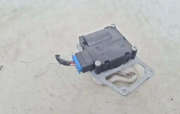 Audi A8 S8 D3 4E Air flap motor/actuator 4E0820511