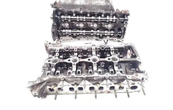 Renault Trafic III (X82) Engine head 110422959R