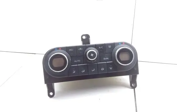 Nissan Qashqai+2 Climate control unit 27500JD45C A02000A7706001