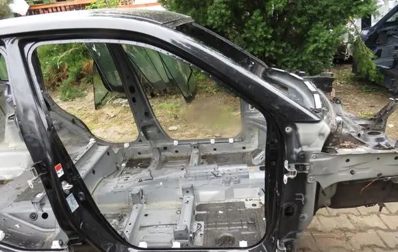 Suzuki Vitara (LY) Pillar (middle) KRIS235789