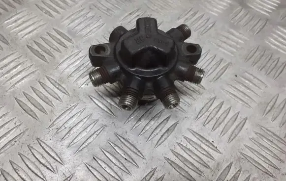 Nissan Micra Fuel distributor 