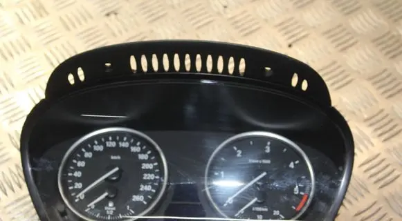BMW 5 E60 E61 Speedometer (instrument cluster) 9177261